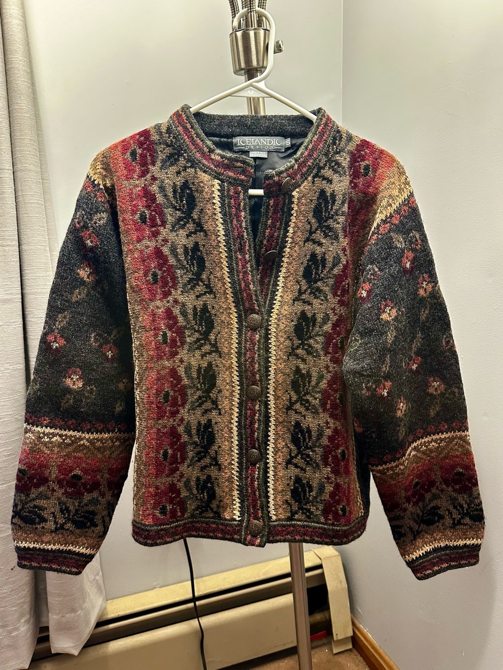 Icelandic Design Floral Wool Blend Cardigan Size Small NWT